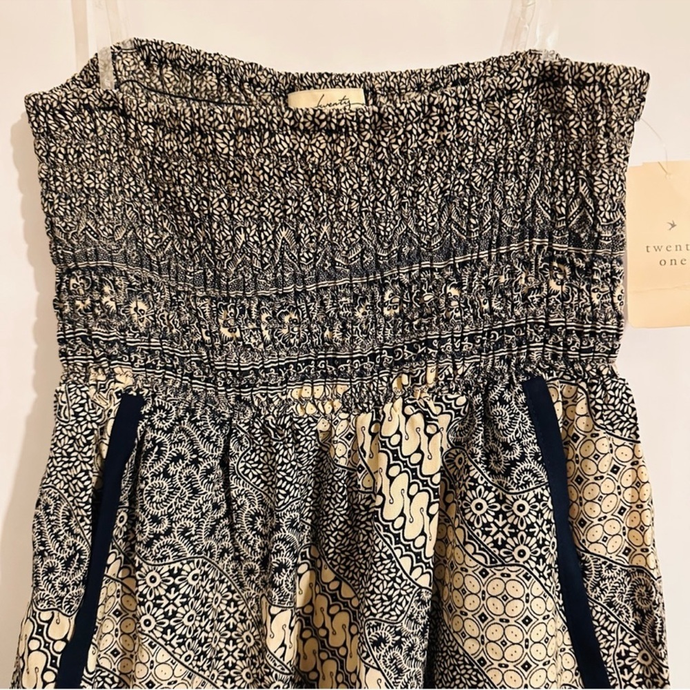 F21 | Dress | Smocked Taupe/Navy with Pockets - Picture 2 of 5